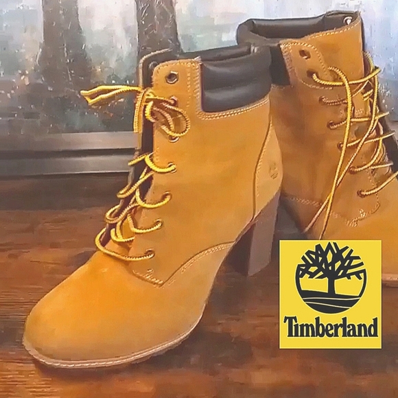 Timberland Shoes - Like New!! Timberland Heeled Lace Up Boots Womens Size 7
